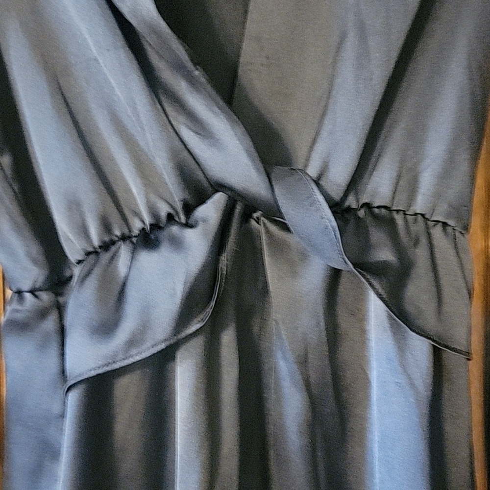 PrettyLittleThing Black Satin Dress - Picture 4 of 7